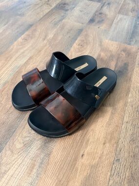 Melissa | Black Slide Sandals with Tortoiseshell Straps